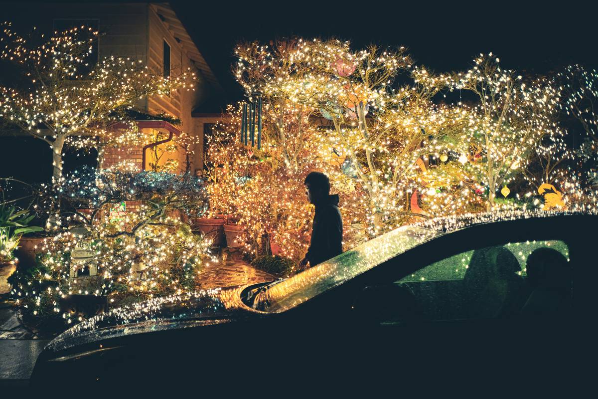 Why Your Christmas Lights Keep Failing (And How LED Net Lights Save the Season)