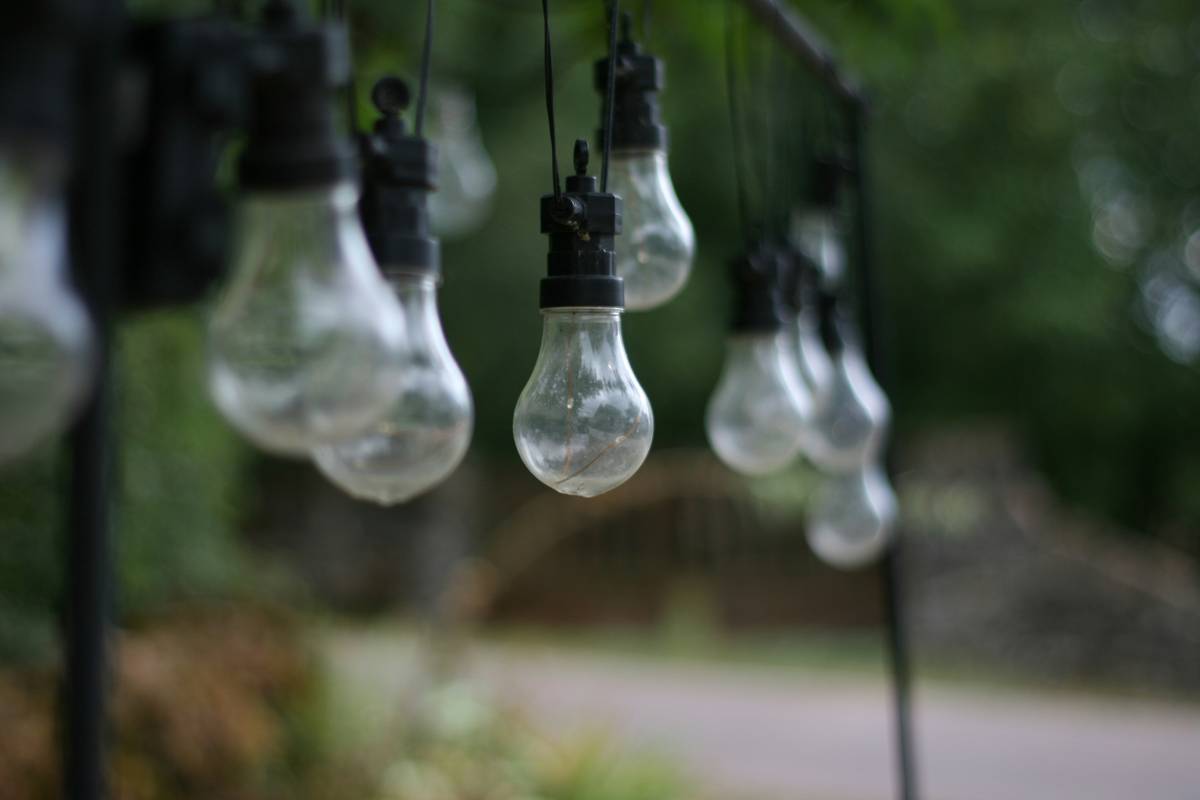 Why Your Roof Line C9 Bulb Display Is Failing (And How to Fix It Before Santa Notices)